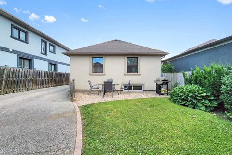 Photo 34 at 6 Parkchester Road, Amesbury, Toronto