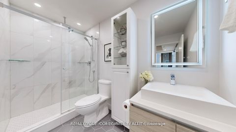 Photo 14 at 314 - 111 Bathurst Street, Waterfront Communities C1, Toronto