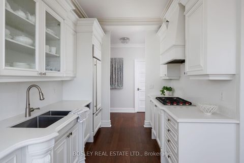 Photo 16 at 1109 - 2662 Bloor Street W, Kingsway South, Toronto
