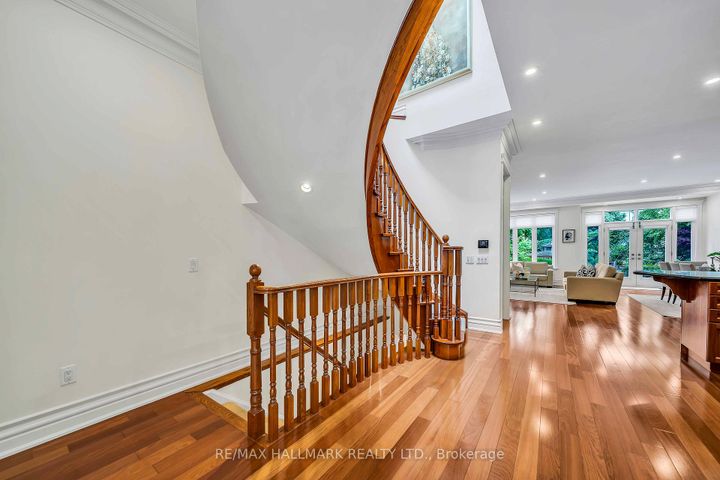 Photo 9 at 124 Felbrigg Avenue, Nortown, Toronto