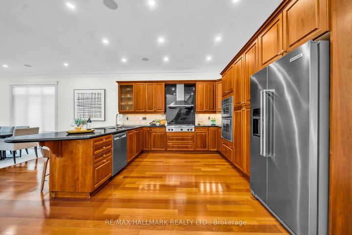 Photo 11 at 124 Felbrigg Avenue, Nortown, Toronto