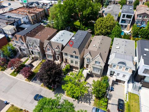 Photo 2 at 124 Felbrigg Avenue, Nortown, Toronto