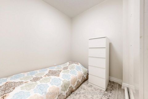 Photo 21 at 814 - 10 Northtown Way, Willowdale East, Toronto