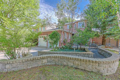 Photo 1 at 169 Delayne Drive, Aurora Heights, Aurora