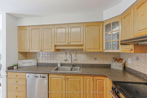 Photo 11 at 169 Delayne Drive, Aurora Heights, Aurora