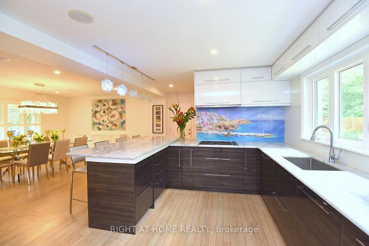 Photo 4 at 4299 Lakeshore Road, Shoreacres, Burlington