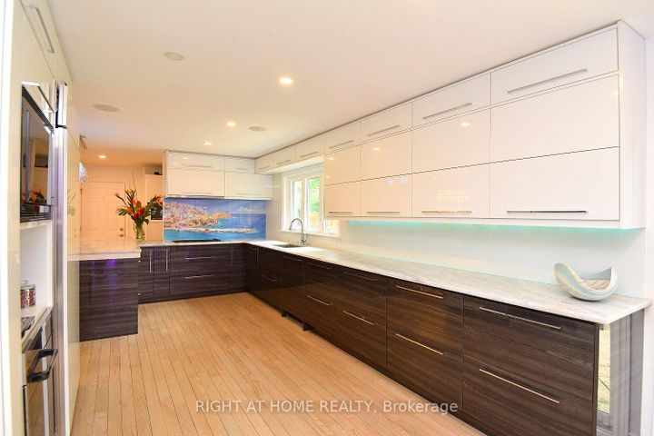 Photo 6 at 4299 Lakeshore Road, Shoreacres, Burlington