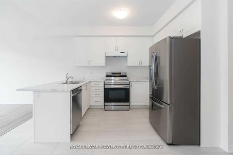 Photo 4 at 2282 Grainger Loop Crescent, Alcona, Innisfil