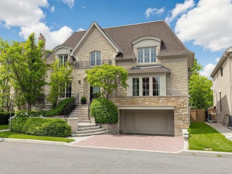 Photo 2 at 208 Carmichael Avenue, Nortown, Toronto