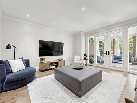 Photo 18 at 208 Carmichael Avenue, Nortown, Toronto