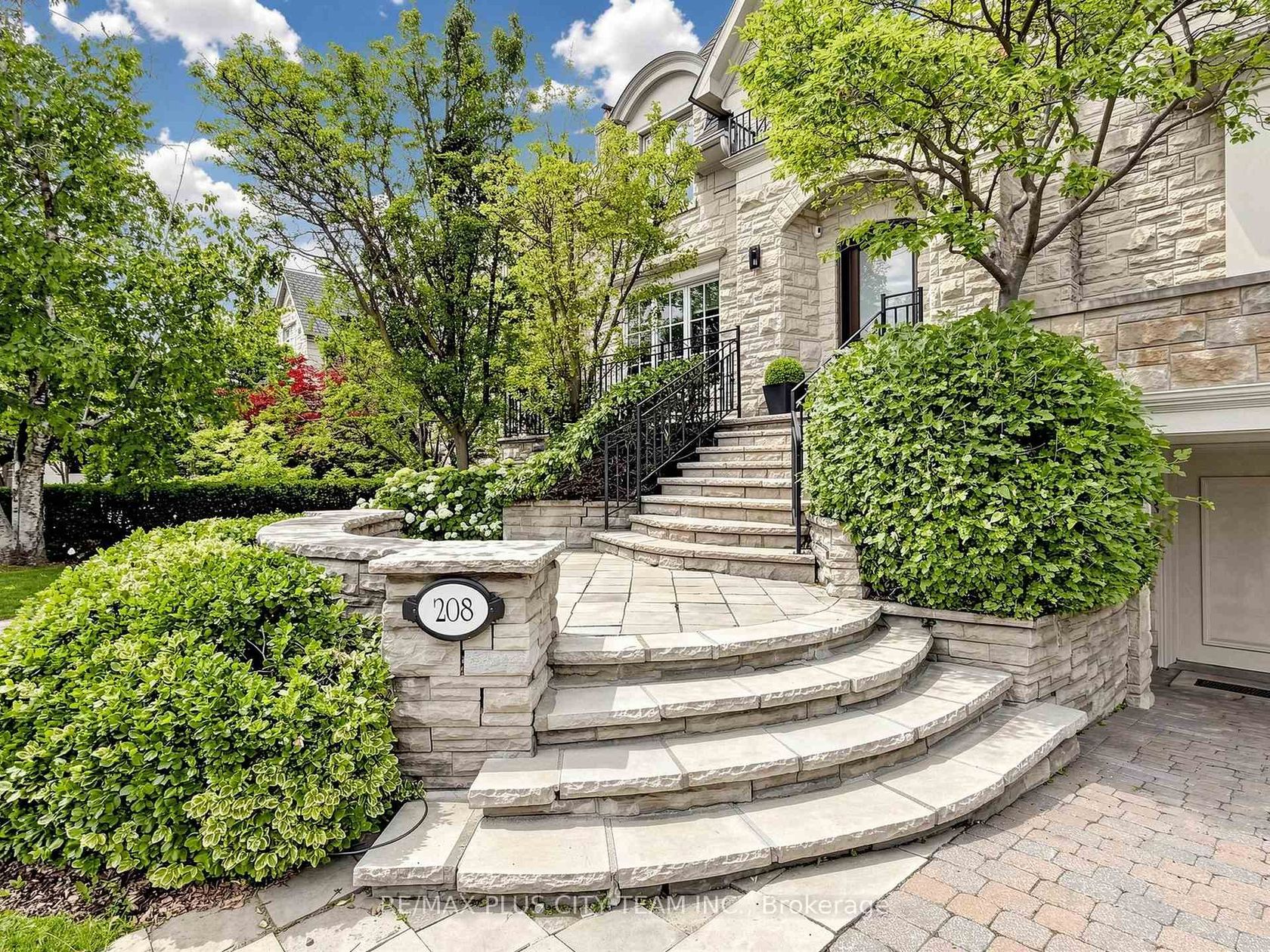 208 Carmichael Avenue, Nortown, Toronto 
