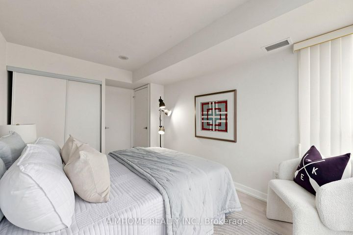 Photo 15 at 921 - 19 Singer Court, Bayview Village, Toronto