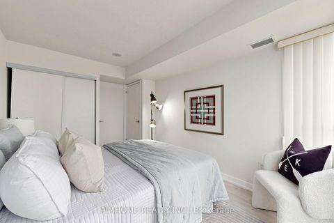 Photo 15 at 921 - 19 Singer Court, Bayview Village, Toronto