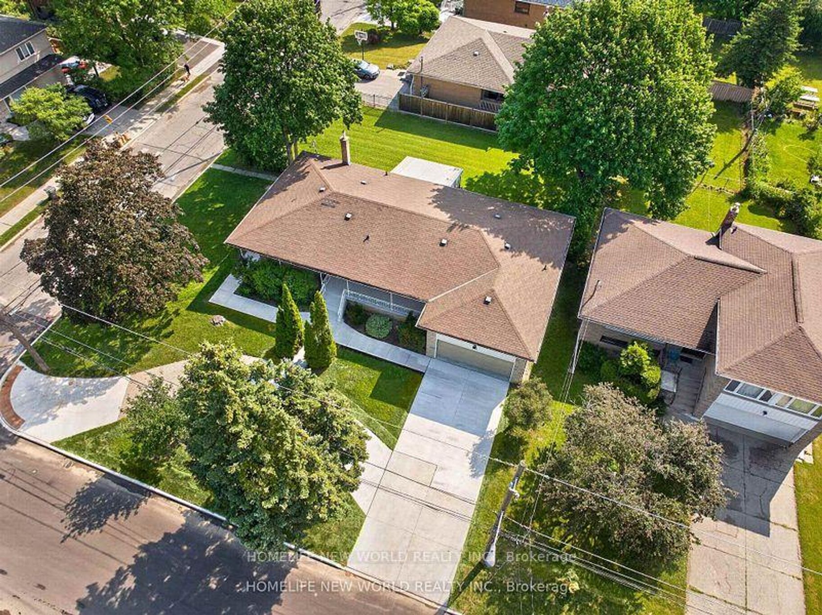 203 Goddard Street, Bathurst Manor, Toronto 