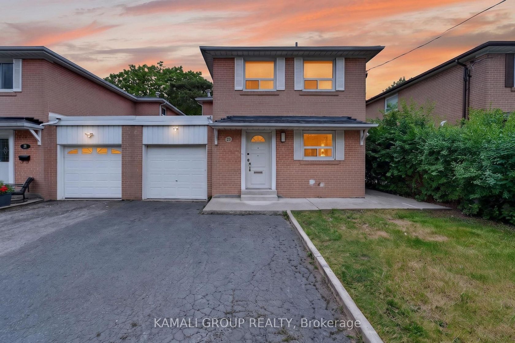 23 Greenwin Village Road, Newtonbrook West, Toronto 