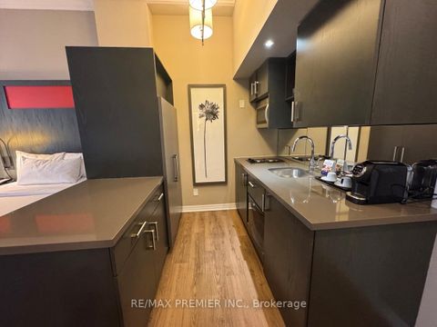 Photo 17 at 711 - 1 King Street W, Bay Street Corridor, Toronto