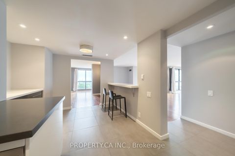 Photo 9 at 1202 - 1 Concorde Place, Don Mills, Toronto