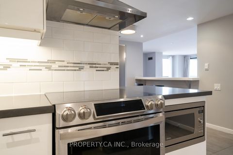 Photo 12 at 1202 - 1 Concorde Place, Don Mills, Toronto