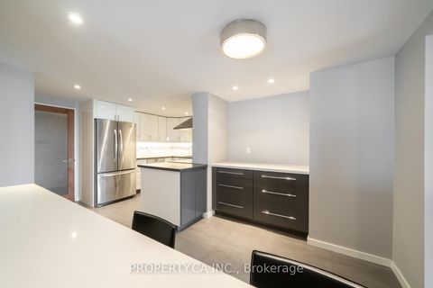 Photo 15 at 1202 - 1 Concorde Place, Don Mills, Toronto