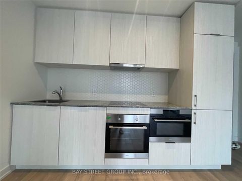 Photo 4 at 214 - 158 Front Street E, Moss Park, Toronto