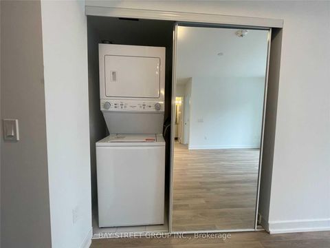 Photo 10 at 214 - 158 Front Street E, Moss Park, Toronto