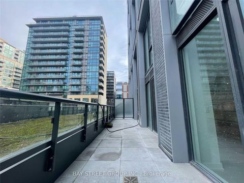 Photo 11 at 214 - 158 Front Street E, Moss Park, Toronto