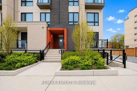 Photo 2 at 7 - 8 Marquette Avenue, Lawrence, Toronto
