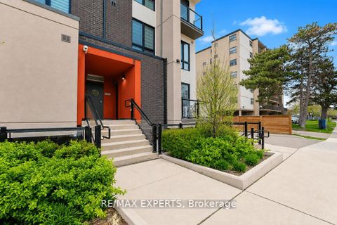 Photo 3 at 7 - 8 Marquette Avenue, Lawrence, Toronto
