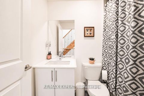 Photo 18 at 7 - 8 Marquette Avenue, Lawrence, Toronto