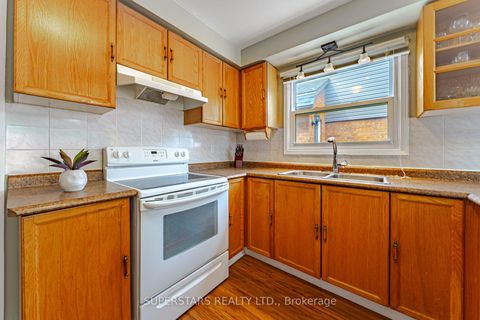 Photo 10 at 99 Peevers Crescent, Glenway Estates, Newmarket