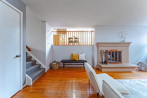 Photo 19 at 99 Peevers Crescent, Glenway Estates, Newmarket