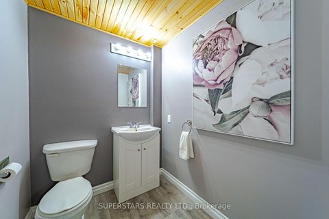 Photo 21 at 99 Peevers Crescent, Glenway Estates, Newmarket