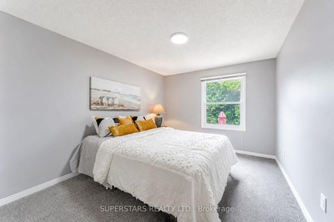 Photo 28 at 99 Peevers Crescent, Glenway Estates, Newmarket