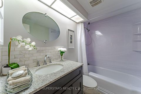 Photo 30 at 99 Peevers Crescent, Glenway Estates, Newmarket