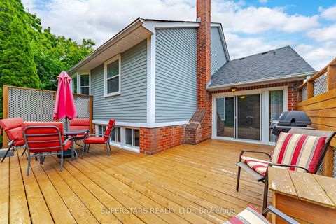 Photo 33 at 99 Peevers Crescent, Glenway Estates, Newmarket