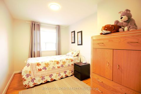Photo 5 at 263 Patricia Avenue, Newtonbrook West, Toronto
