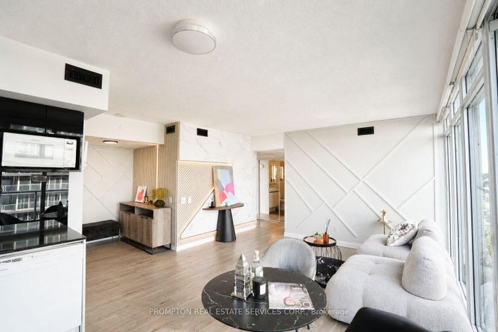 Photo 12 at 717 - 72 Esther Shiner Boulevard, Bayview Village, Toronto