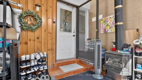 Photo 4 at 8 Bonnechere Crescent, Bendale, Toronto