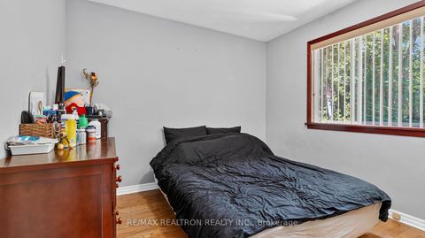 Photo 11 at 8 Bonnechere Crescent, Bendale, Toronto