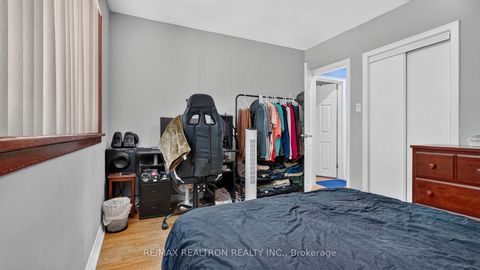 Photo 12 at 8 Bonnechere Crescent, Bendale, Toronto