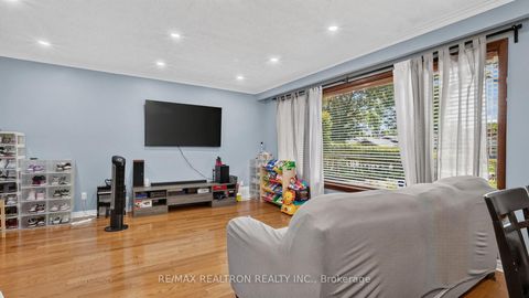 Photo 20 at 8 Bonnechere Crescent, Bendale, Toronto