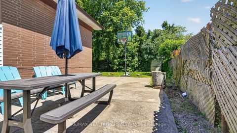 Photo 39 at 8 Bonnechere Crescent, Bendale, Toronto