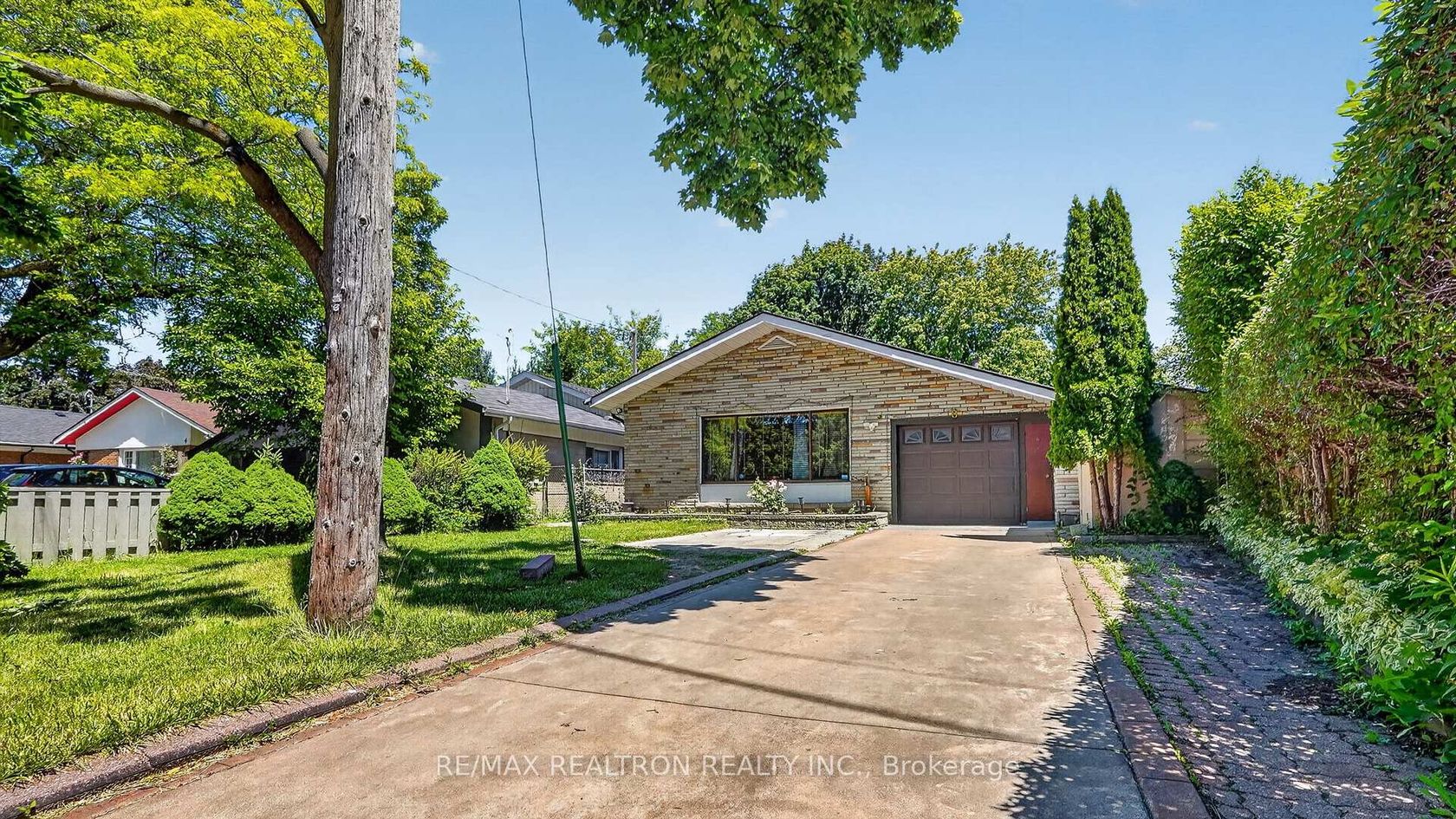 8 Bonnechere Crescent, Bendale, Toronto 
