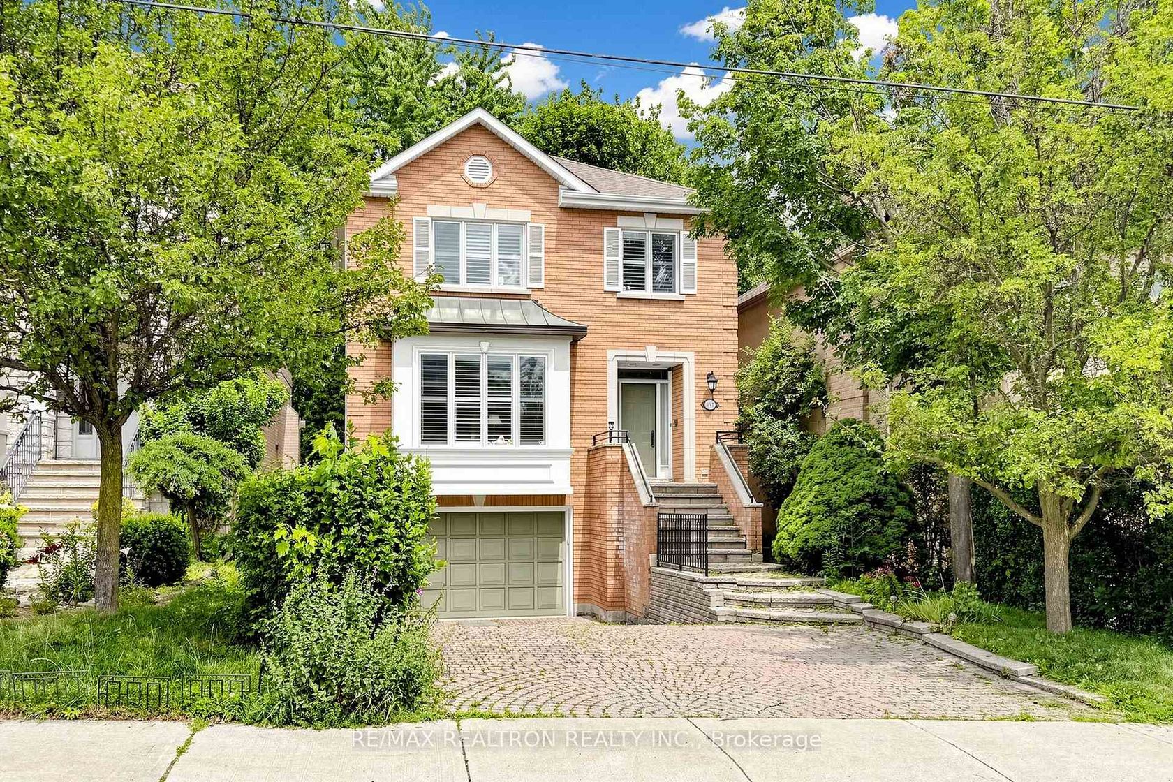 352 Deloraine Avenue, Nortown, Toronto 