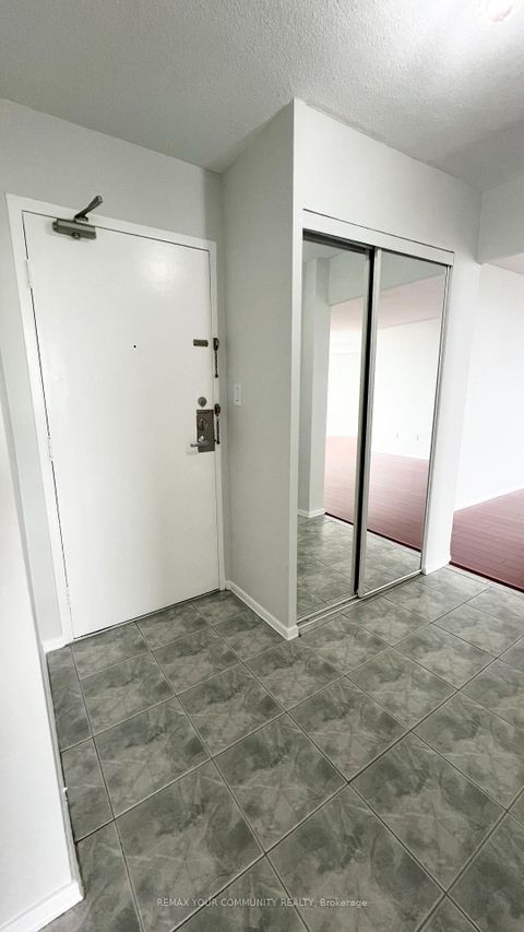 Photo 1 at 1606 - 5 Shady Golfway, Flemingdon Park, Toronto