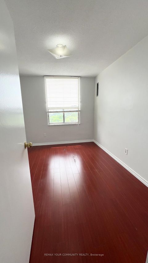 Photo 16 at 1606 - 5 Shady Golfway, Flemingdon Park, Toronto