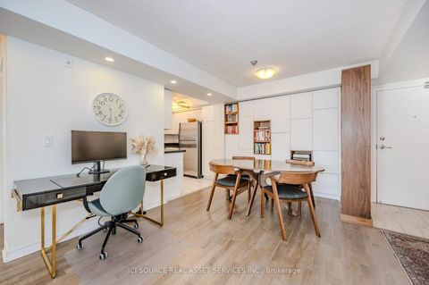 Photo 5 at 316 - 211 Randolph Road, Leaside, Toronto