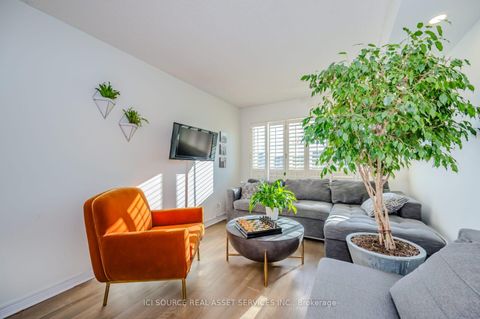 Photo 7 at 316 - 211 Randolph Road, Leaside, Toronto