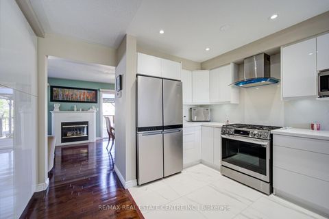 Photo 14 at 22 Lakeridge Drive, Centennial Scarborough, Toronto