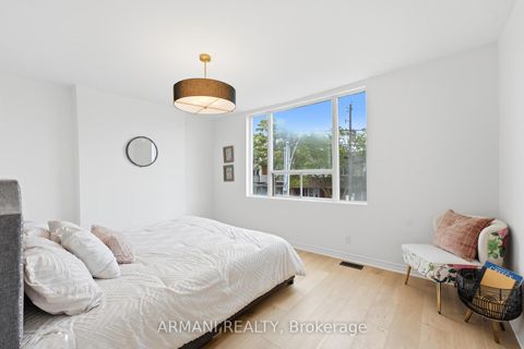 Photo 20 at 918 Ossington Avenue, Junction, Toronto